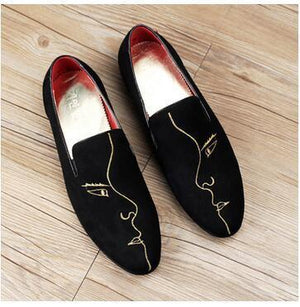 Men Simple Loafers With Side Face Embrodiery Details